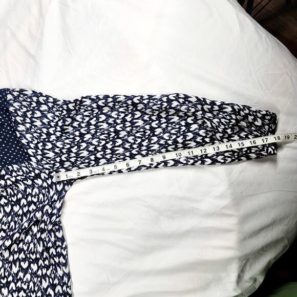 NYDJ blue split neck heart peasant challis blouse with contrasting yoke size M - Picture 6 of 11